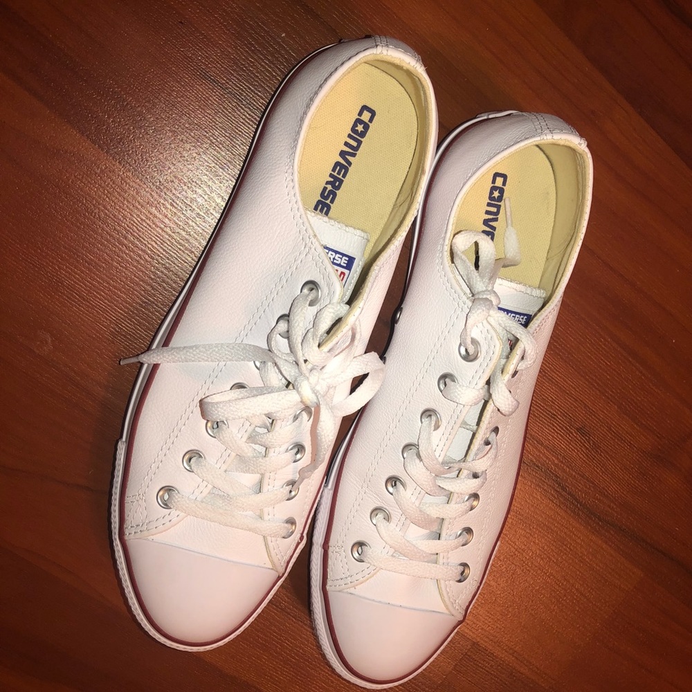 Men’s converse size 10.5. Great condition